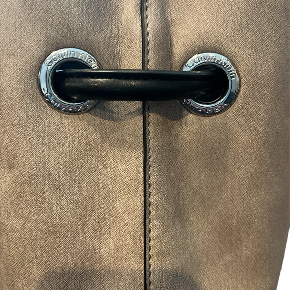 Calvin Klein tote - Picture 2 of 7